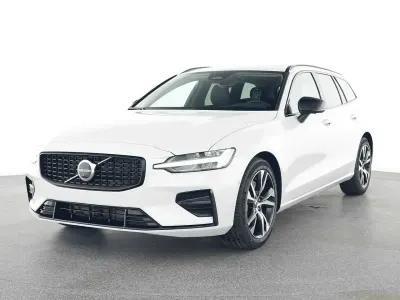 Gebraucht Volvo V60 145 PS (106 kW) 2025 Kombi