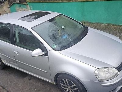 Grau Gebraucht 2006 VW Golf V Kleinwagen | 1.500 € (Guter Preis)
