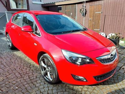 Gebraucht Opel Astra Sport 140 PS (102 kW) 2010 Rot Limousine