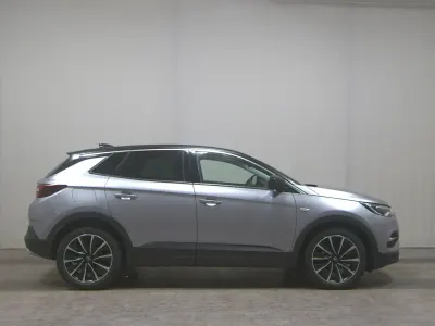Używany Opel Grandland X Ultimate 181 KM (133 kW) 2021 Czarny SUV