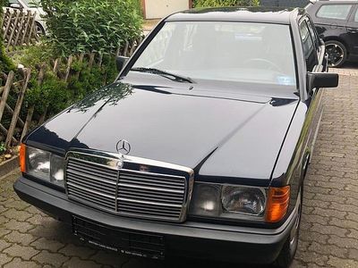 Usata Mercedes 190 90 CV (66 kW) 1984 Blu Berlina