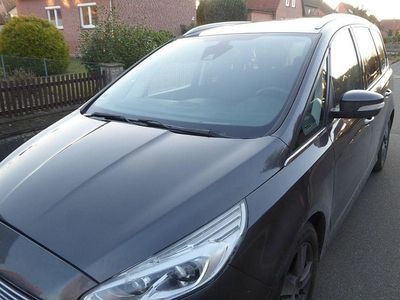Grau Gebraucht 2016 Ford Galaxy Titanium Van / Kleinbus | 12.900 € (Teuer)