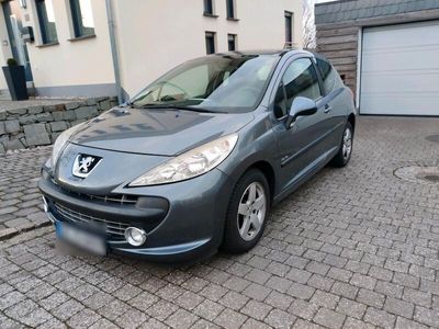 gebraucht Peugeot 207 1.4 75 PS