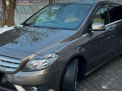 Gebraucht Mercedes B180 109 PS (80 kW) 2014 Van / Kleinbus