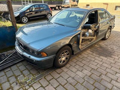 gebraucht BMW 525 d e39 Baujahr 09/2002 Automatik Unfall