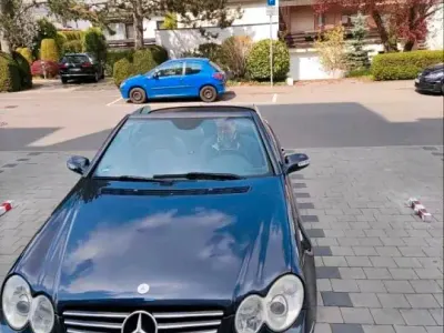 Gebraucht Mercedes CLK240 Avantgarde 170 PS (125 kW) 2003 Blau Cabrio