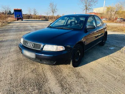 Gebraucht Audi A4 125 PS (91 kW) 1996 Blau Limousine