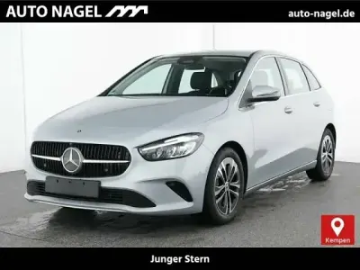 Używany Mercedes B180 Progressive 136 KM (100 kW) 2025 Srebrny Minivan