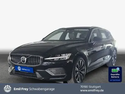 Gebraucht Volvo V60 Plus 257 PS (189 kW) 2023 Onyx black metallic Kombi