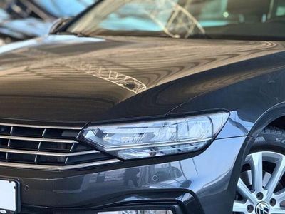 Second-hand VW Passat R-line 150 CP (110 kW) 2020 Gri Break