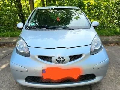 Gebraucht Toyota Aygo 68 PS (50 kW) 2006 Silber Kleinwagen