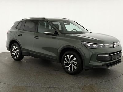 Neu VW Tiguan Life 150 PS (110 kW) 2025 Cipressino grün metallic SUV