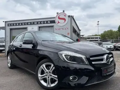 Gebraucht Mercedes C180 122 PS (89 kW) 2014 Schwarz Limousine