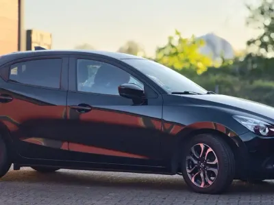 Usata Mazda 2 Exclusive-Line 90 CV (66 kW) 2018 Nero Utilitaria