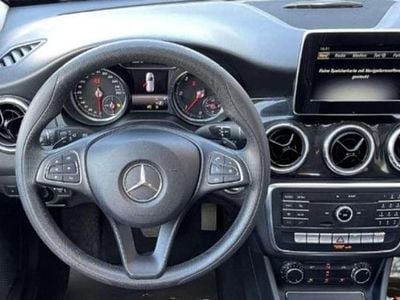 Mercedes CLA200