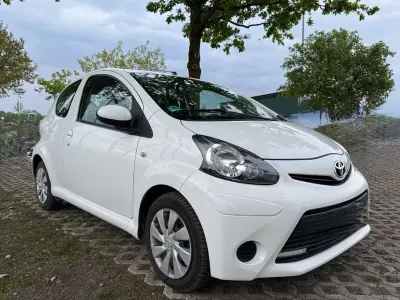 Brugt Toyota Aygo 68 HK (50 kW) 2013 Hvid Hatchback