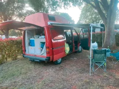 Gebraucht Ford Transit Nugget 69 PS (50 kW) 1991 Rot Limousine