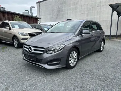 Gebraucht Mercedes B200 136 PS (100 kW) 2018 Grau Kleinwagen