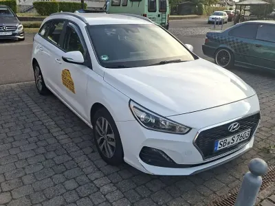 Gebraucht Hyundai i30 Trend 116 PS (85 kW) 2020 Weiß Limousine
