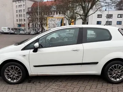 Gebraucht Fiat Punto Evo 77 PS (56 kW) 2011 Weiß Kleinwagen
