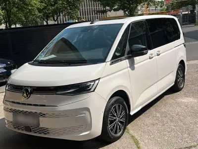 Gebraucht VW Multivan 155 PS (114 kW) 2025 Weiß Van / Kleinbus