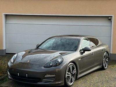 Porsche Panamera 4