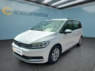 Gebraucht VW Touran 150 PS (110 kW) 2022 Weiß Van / Kleinbus