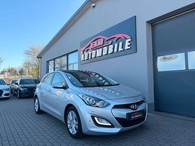 Gebraucht Hyundai i30 Trend 99 PS (72 kW) 2014 Silber Limousine