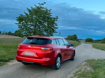 Gebraucht Renault Mégane GrandTour 101 PS (74 kW) 2016 Rot Kombi
