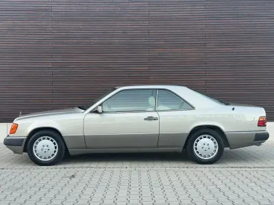 Gebraucht Mercedes 300 179 PS (131 kW) 1992 Silber Coupé