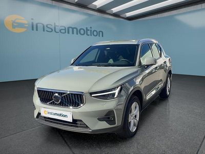Grün Gebraucht 2024 Volvo XC40 Core SUV | 34.699 € (Fairer Preis)
