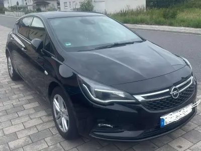 Gebraucht Opel Astra 105 PS (77 kW) 2017 Schwarz Limousine