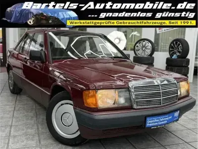 Używany Mercedes 190 109 KM (80 kW) 1991 Czerwony Sedan/Limuzyna