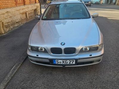 BMW 523
