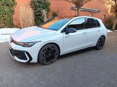 Gebraucht VW Golf VIII R-line 150 PS (110 kW) 2024 Weiß Limousine
