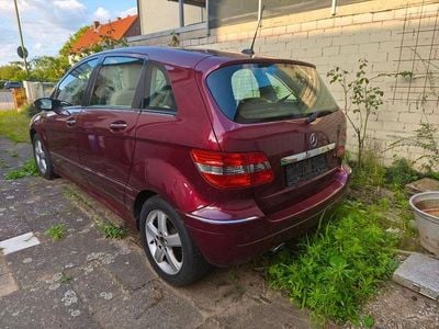 Mercedes B200