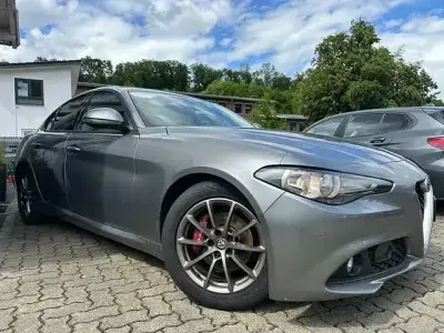 Gebraucht Alfa Romeo Giulia 160 PS (117 kW) 2020 Grigio stromboli, metallic Limousine