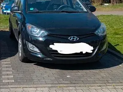 Gebraucht Hyundai i20 Edition 75 PS (55 kW) 2012 Schwarz Kleinwagen