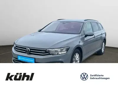 Gebraucht VW Passat Business 122 PS (89 kW) 2022 Mondsteingrau Kombi