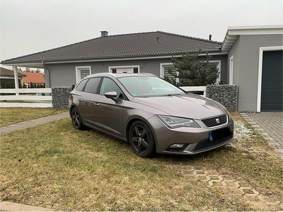 Grau Gebraucht 2014 Seat Leon ST Kombi | 6.800 € (Fairer Preis)