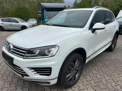 Gebraucht VW Touareg Terrain Tech 262 PS (192 kW) 2015 Weiß SUV