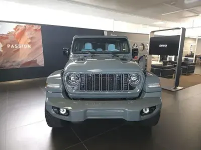 Neu Jeep Wrangler 272 PS (200 kW) 2025 Grau SUV