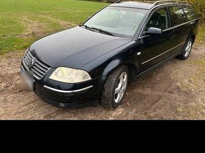 Gebraucht VW Passat 150 PS (110 kW) 2001 Blau Kombi