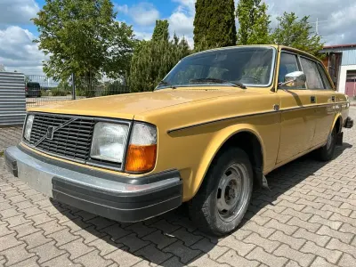 Usado Volvo 244 90 CV (66 kW) 1979 Beige Berlina