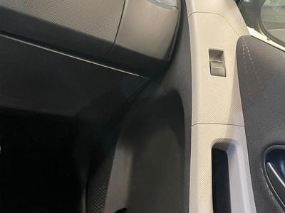 Silber Gebraucht 2005 Toyota Yaris Kleinwagen | 2.450 € (Teuer)