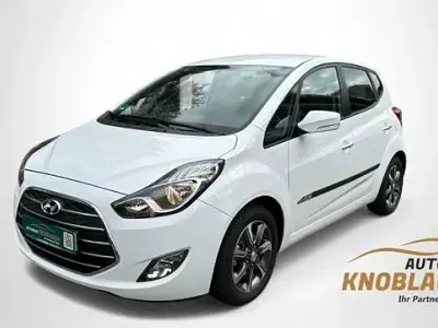 Gebraucht Hyundai ix20 125 PS (91 kW) 2016 Weiß (polar white / sol) Kleinwagen