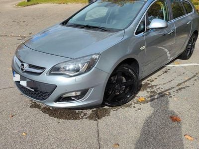 Gebraucht Opel Astra Innovation 165 PS (121 kW) 2013 Silber Kombi