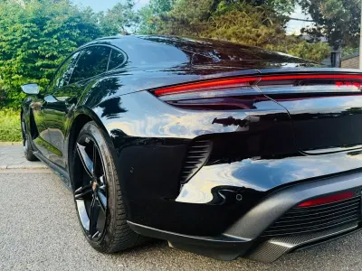 Gebraucht Porsche Taycan Chrono 350 kW (476 PS) 2023 Schwarz Limousine