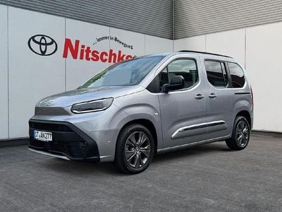 Gebraucht Toyota Verso Lounge 131 PS (96 kW) 2024 Grau Van / Kleinbus