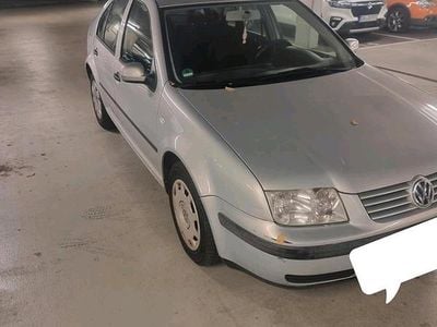Silber Gebraucht 2000 VW Bora Limousine | 1.499 € (Fairer Preis)